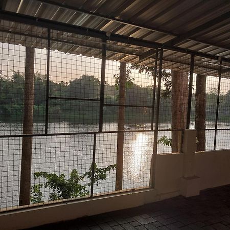 Stayberries River Rock Villa Athirapilly Kizhake Chālakudi 外观 照片