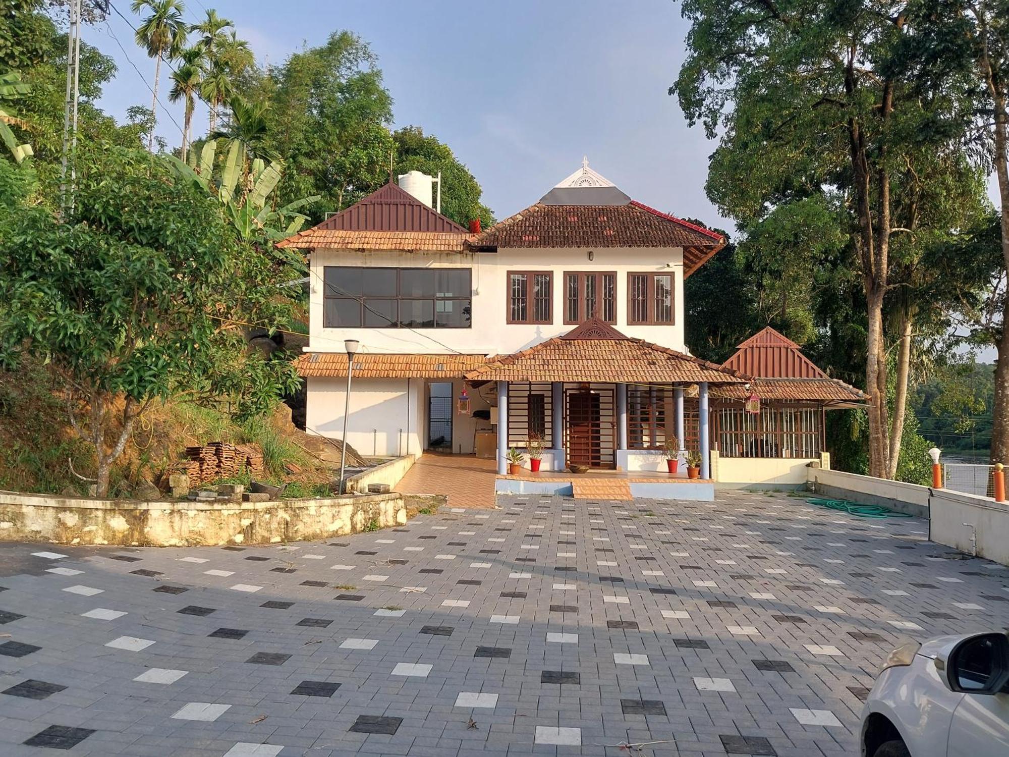 Stayberries River Rock Villa Athirapilly Kizhake Chālakudi 外观 照片
